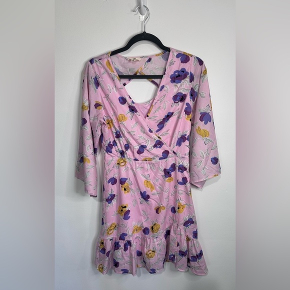 Dresses & Skirts - Entro Floral Pink Wrap Dress